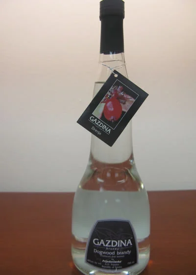 Gazdina Dogwood Berry 750ML