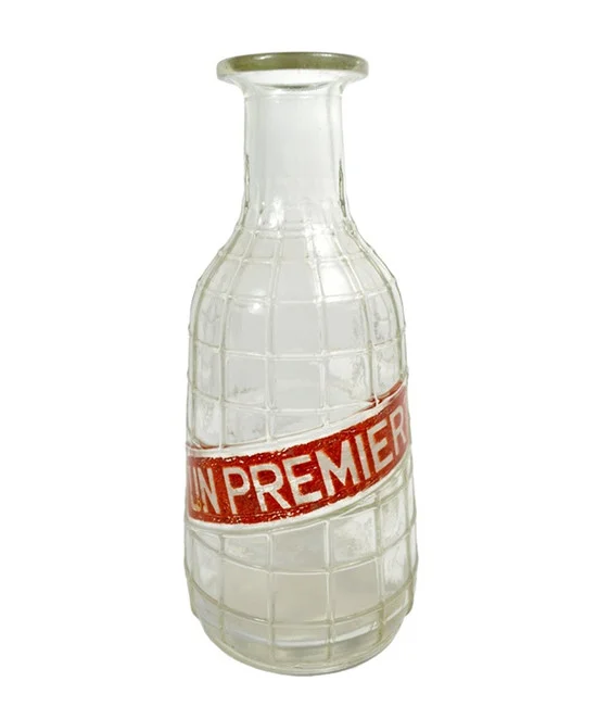 Un Premier Antique Carafe